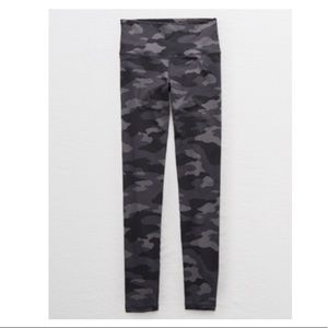 American Eagle Hugh Waisted Camo Leggings